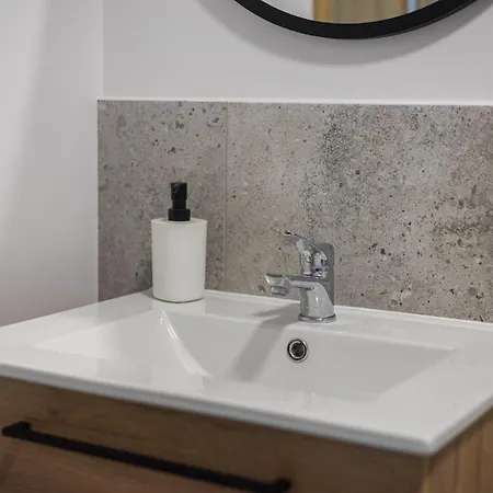 アパート Warsaw-aparts Herbu Janina Szpital ワルシャワ