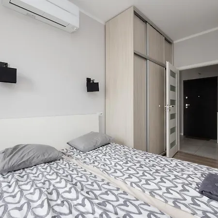 Warsaw-aparts Herbu Janina Szpital Apartmán *