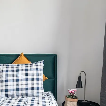 Warsaw-aparts Herbu Janina Szpital * وارسو